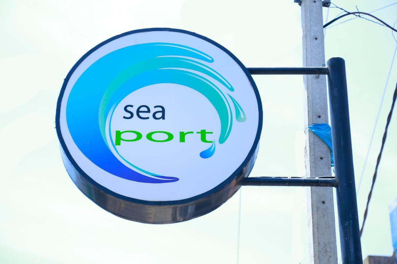 Sea Port Hotel Negombo Esterno foto